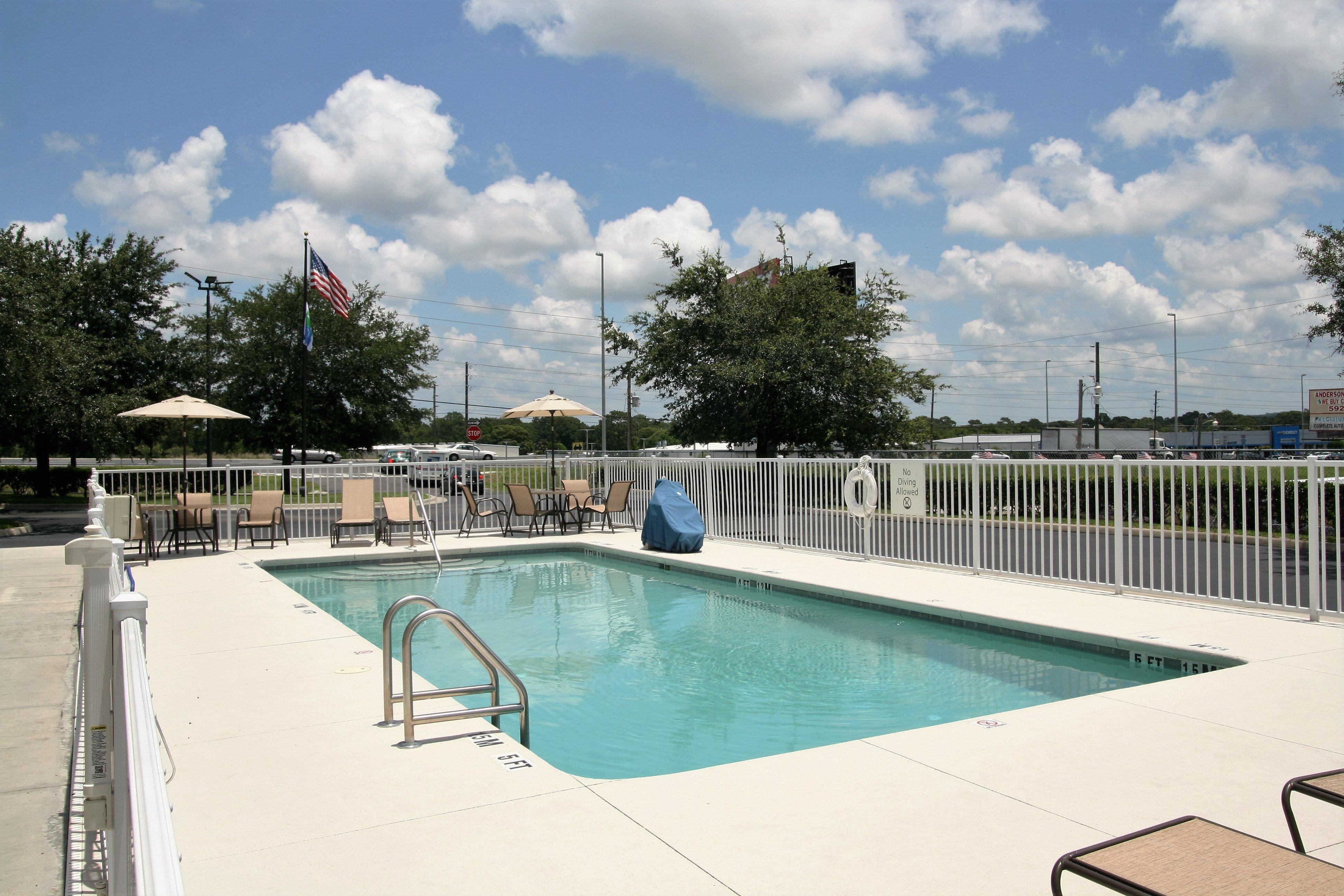 Holiday Inn Express Hotel & Suites Brooksville West, An Ihg Hotel Экстерьер фото