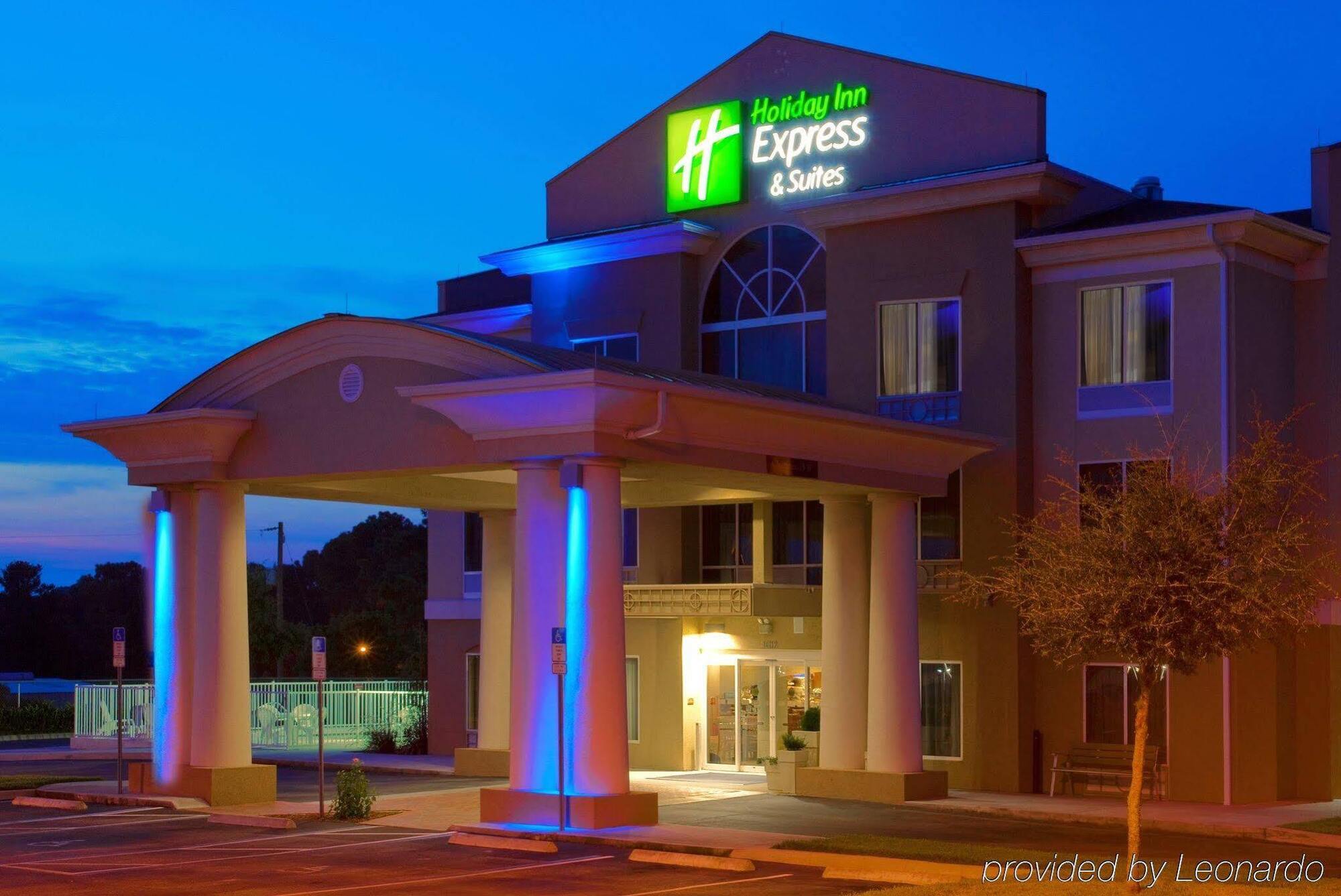 Holiday Inn Express Hotel & Suites Brooksville West, An Ihg Hotel Экстерьер фото
